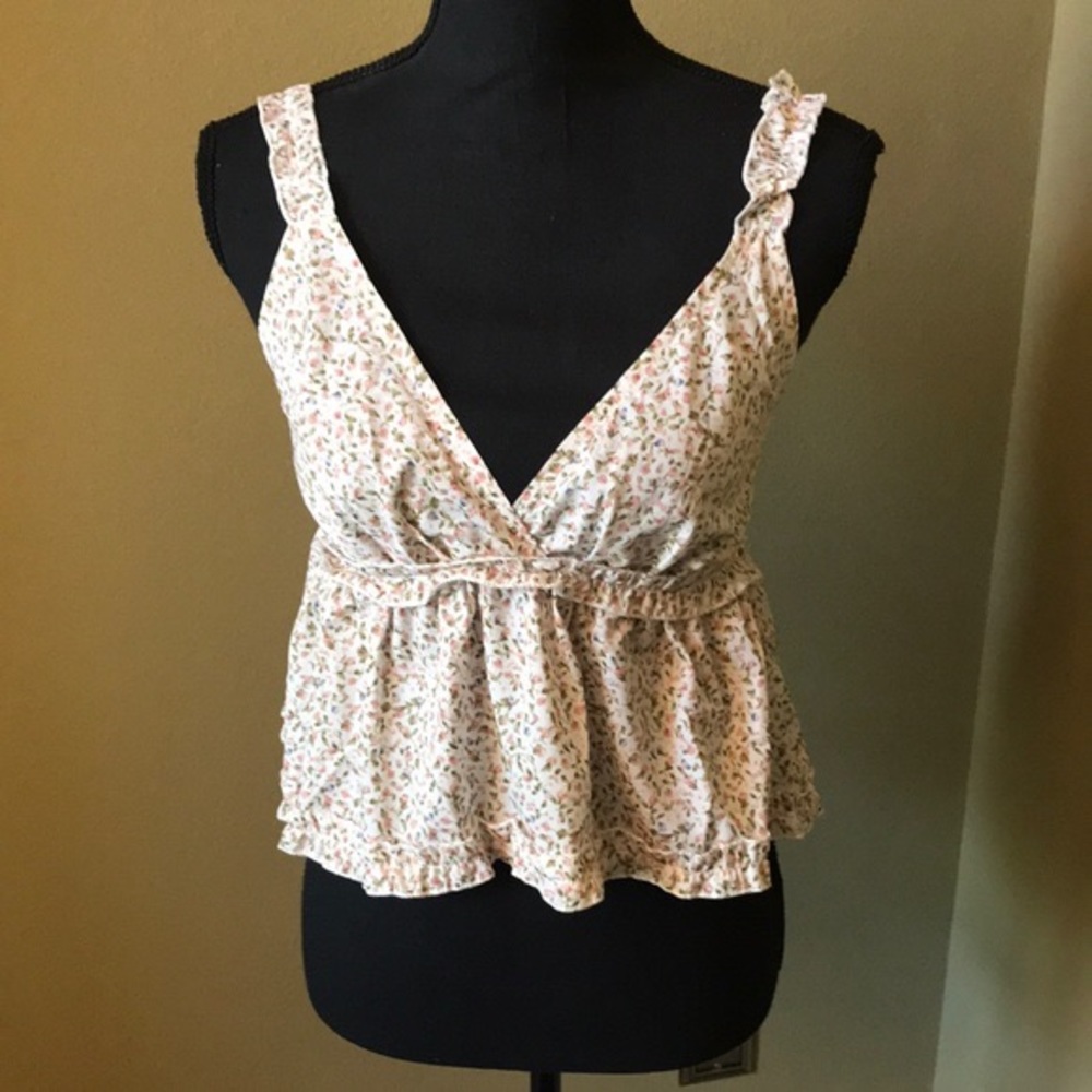 Aluna Levi Floral tank top 100% polyester NWT pink, green, cream. Blouse
